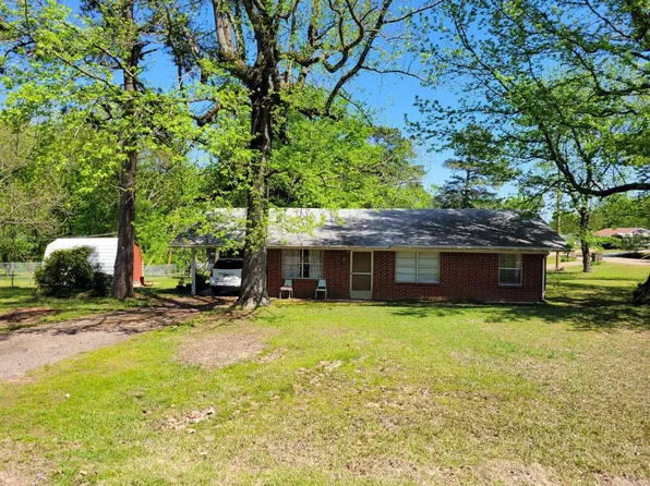 106 Connect St, De Queen, AR 71832