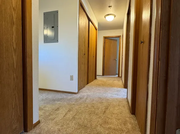 8th Street Apartments, 151 N 8th St Unit 6, Coos Bay, OR 97420