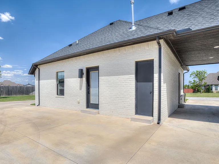 4001 Timber Valley Dr — Photo 29