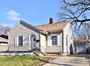17 N Adams St, North Aurora, IL 60542