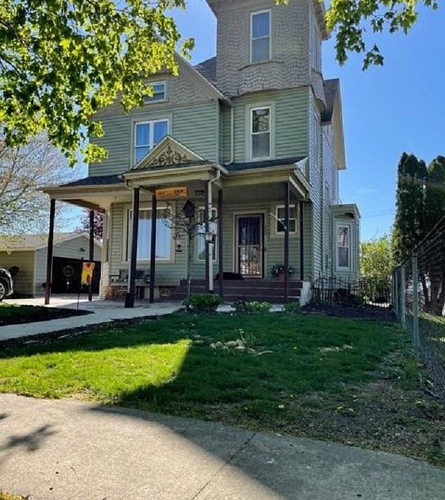 604 Main St, Leaf River, IL 61047 Zillow