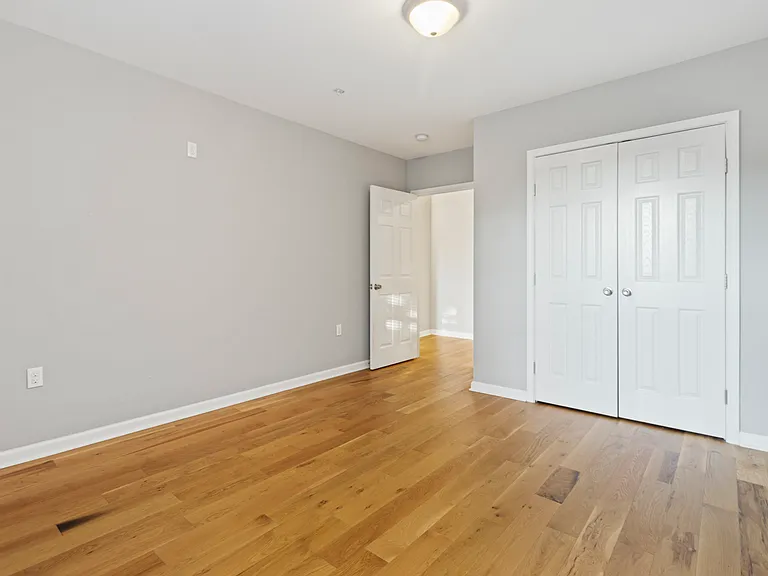 2320 Burgundy St #C — Photo 7