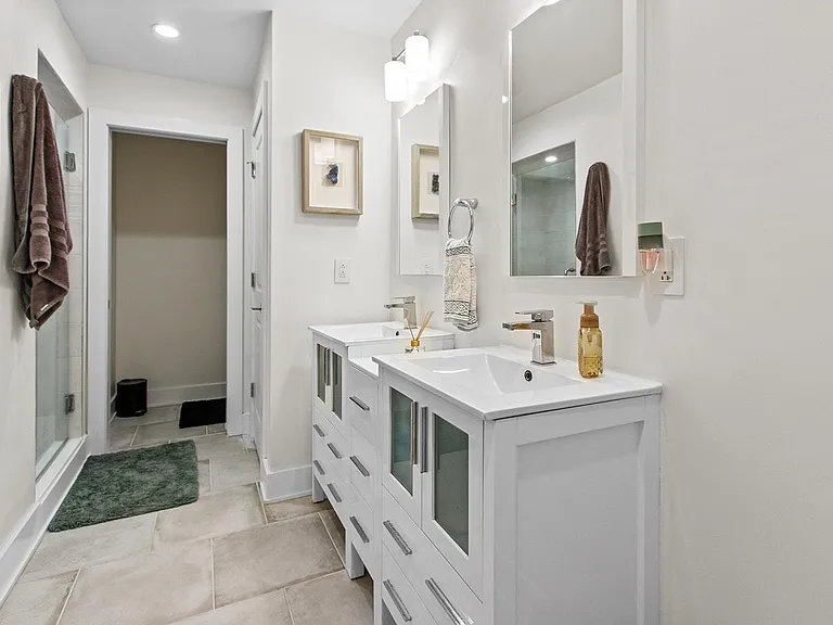 1649 E Eyre St #7 — Photo 19