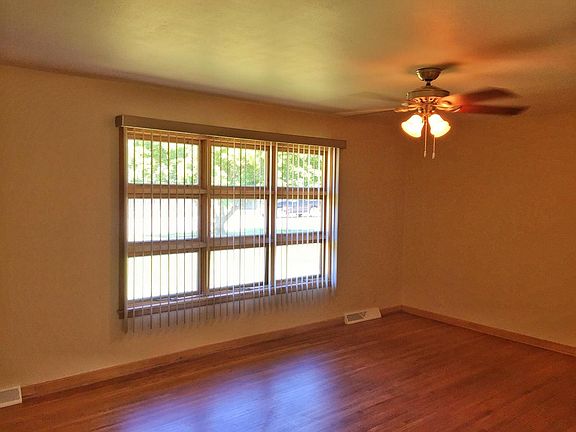 5th image of 205 W 30th Ave