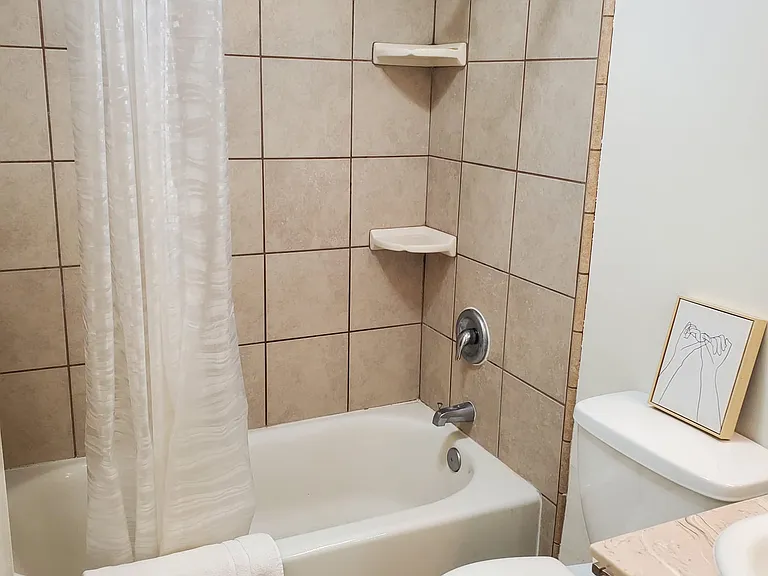Del Prado — Photo 13