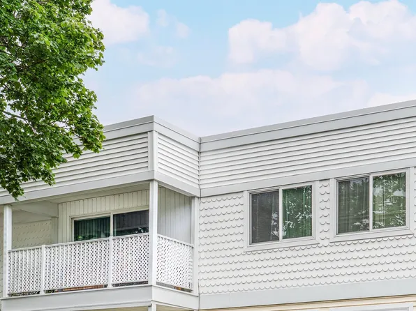 132 Demont Ave E APT 326, Little Canada, MN 55117