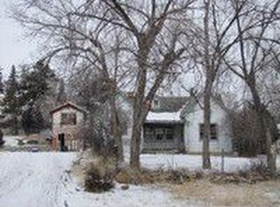 131 E Wentworth St, Newcastle, WY 82701