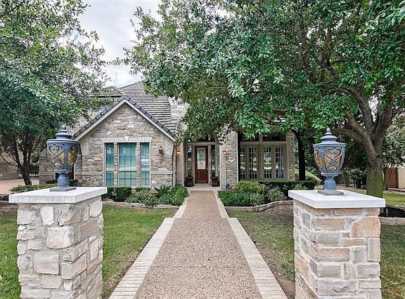 4th image of 11801 Eagles Glen Dr