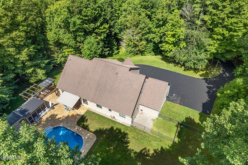 5th image of 82 Pickle Hill Road