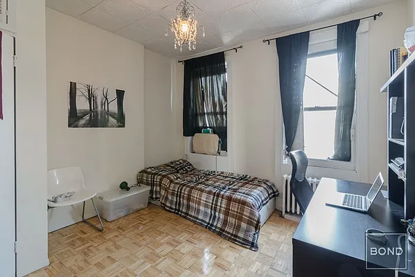 Rented by Gioia Realty | media 16