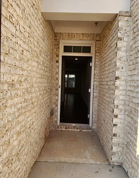 1242 Winterhaven Dr — Photo 5