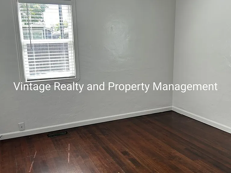 308 Louie Ave — Photo 7