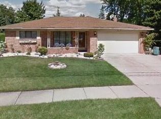 26400 Wilson Dr, Dearborn Heights, MI 48127
