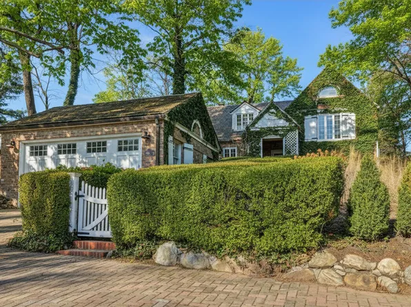 502 Marquette Dr, New Buffalo, MI 49117