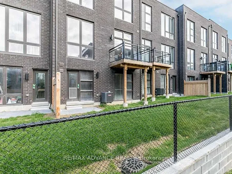 12 Cambray Rd — Photo 32