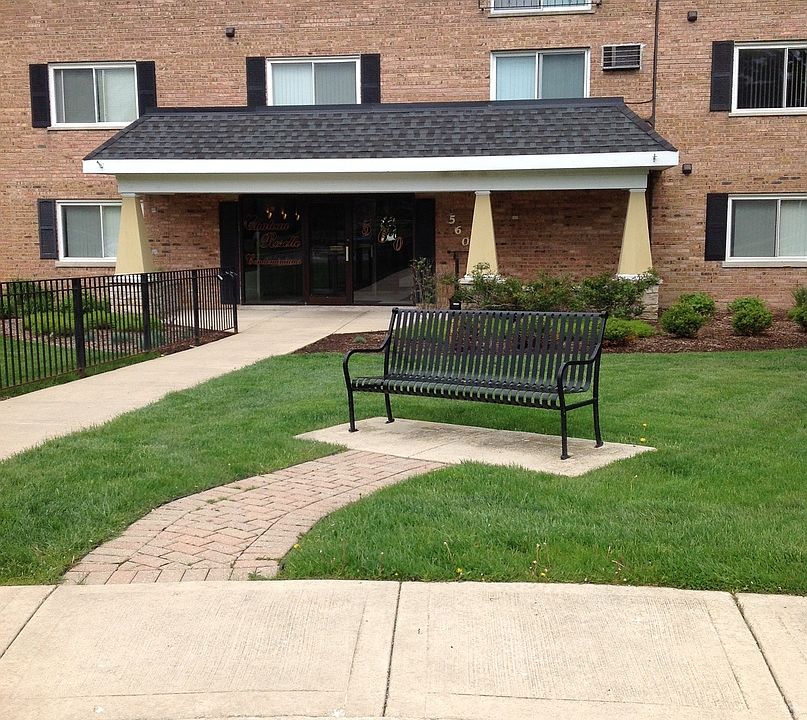 1st image of 560 Lawrence Ave APT 203