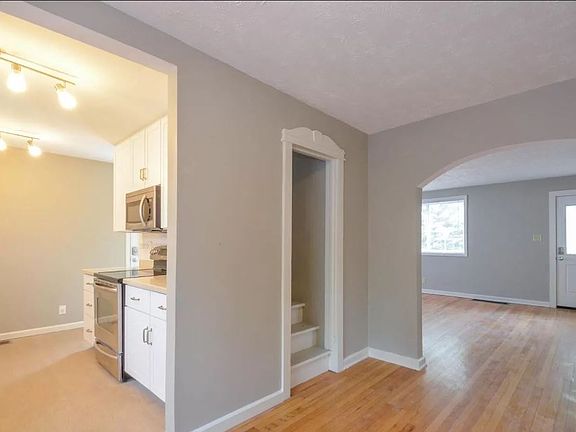 5th image of 213 S Jefferson St