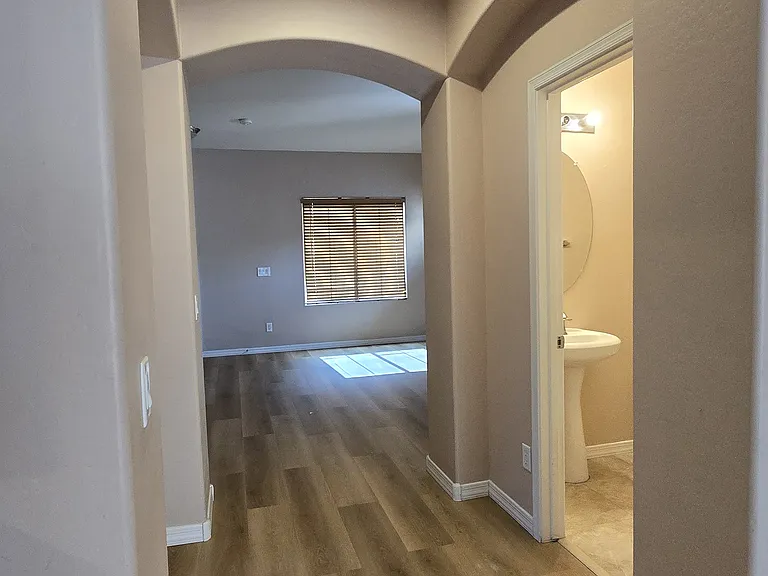 1051 S Maverick St — Photo 9