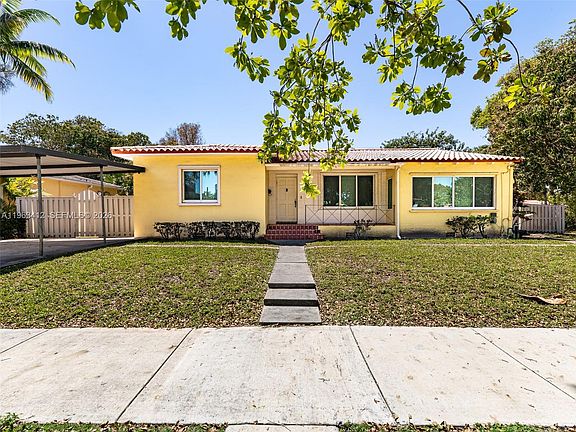 3rd image of 630 SW 25th Rd