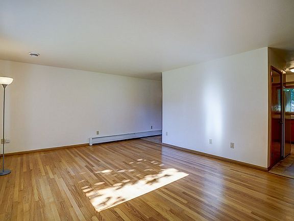 3rd image of 203 Jefferson St