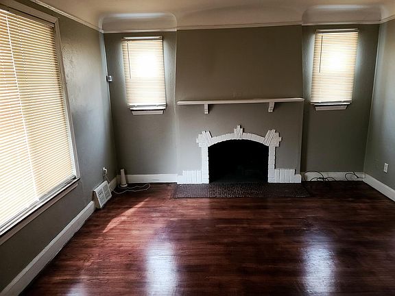 3rd image of 4810 Bedford St