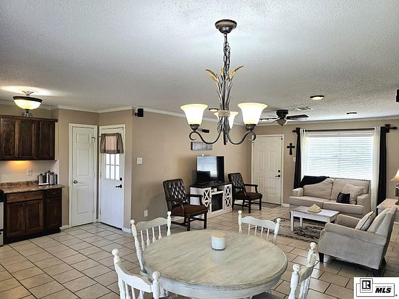 4th image of 100 Davis Ln
