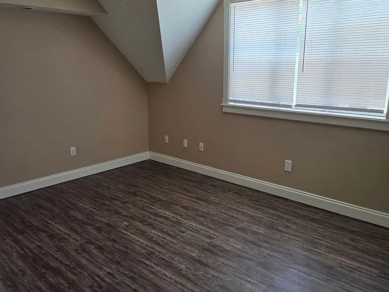 824 W Center St — Photo 1