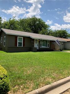 106 Hilltop Dr, Grandview, TX, 76050