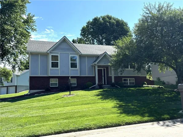 2809 Quail Dr, Saint Joseph, MO 64506