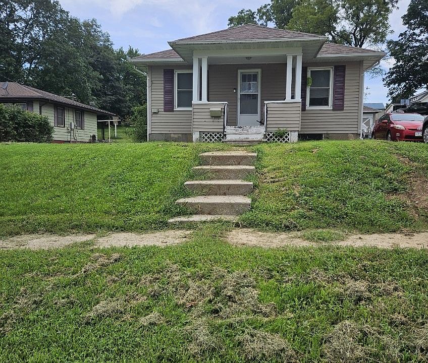 1st image of 1103 Bluff St