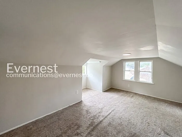 2984 Waverly Ave — Photo 17