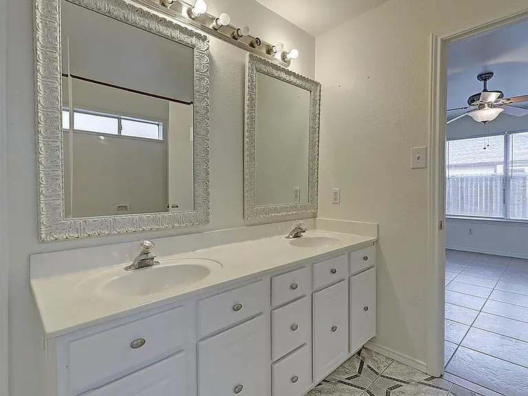 7933 Elk Dr — Photo 1