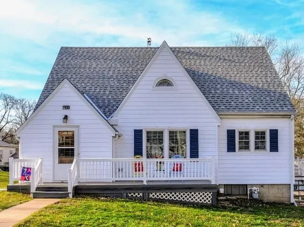 611 Linden St, Oakland, IA 51560