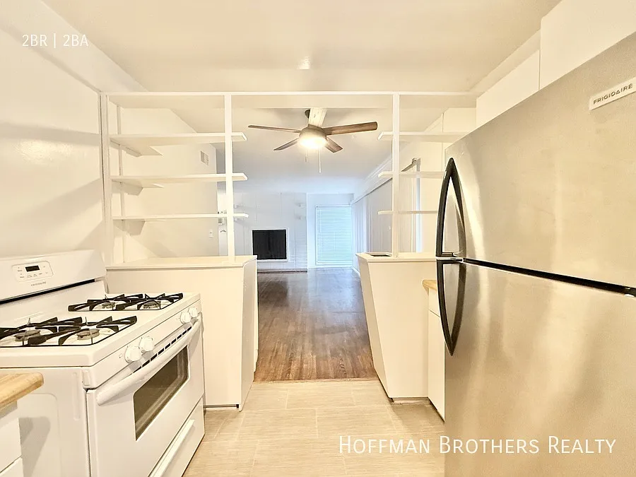 Building Photo - 11950 Laurelwood Dr #1