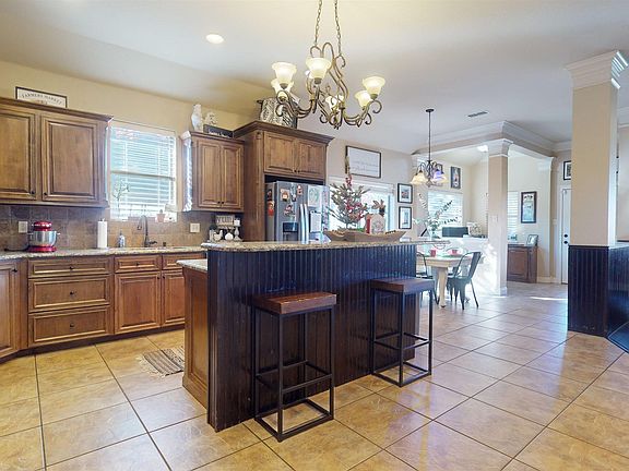 4th image of 6907 Sugar Crest Dr
