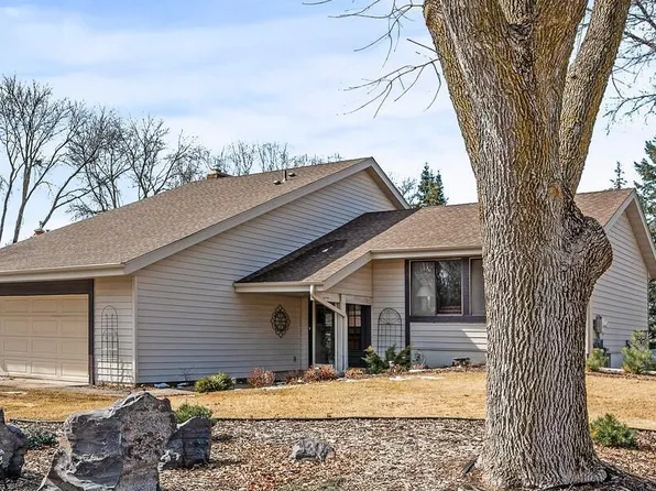 9470 Risewood Cir, Eden Prairie, MN 55347