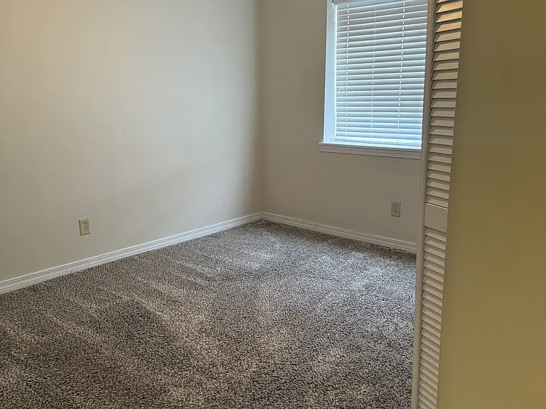 101 Old Ferry Rd #8B — Photo 7