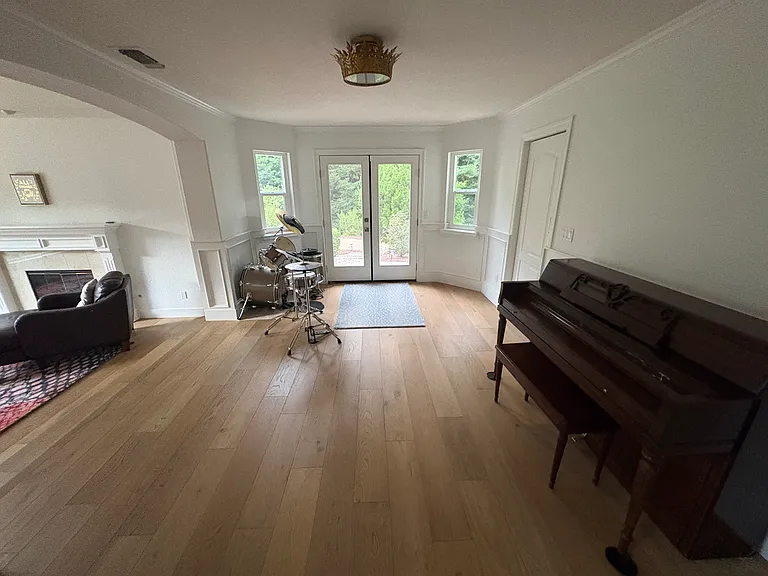4801 Lexington Cir — Photo 13