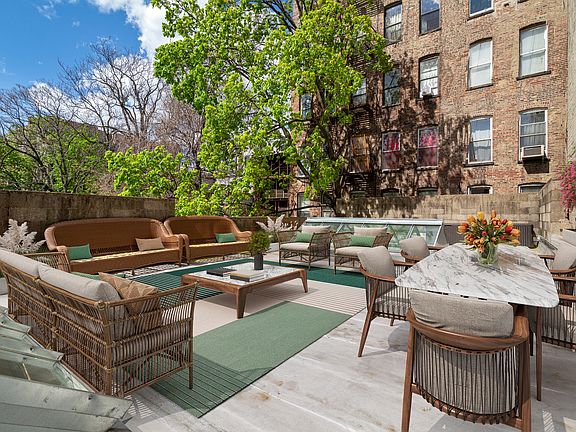 5th image of 743 E 6th St #1