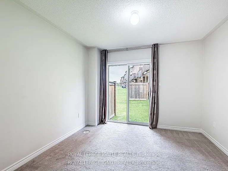 37 Aspen Hills Rd — Photo 30