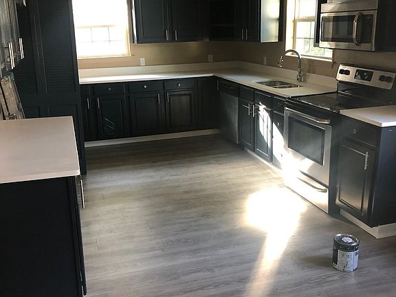 3rd image of 3517 Statler Dr