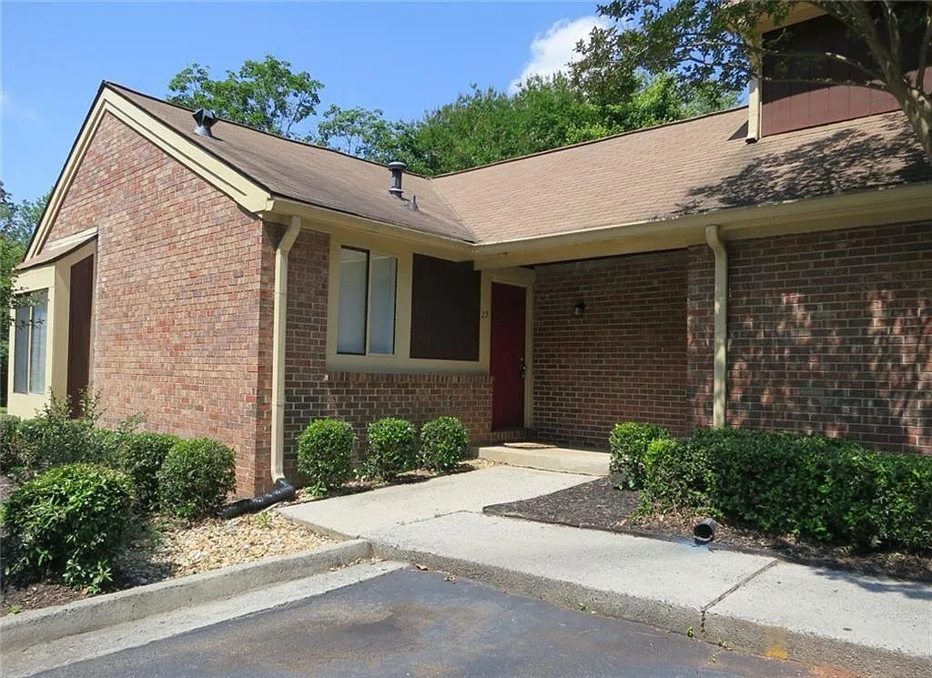 2 bed, 1.0 bath, 807 sqft, $2,000 — Photo 1