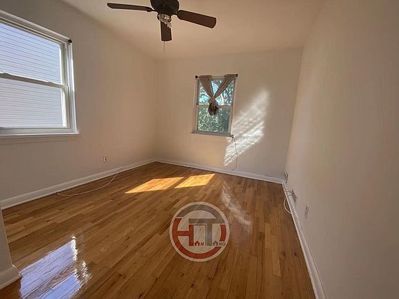 3rd image of 4182 E Tremont Ave #2