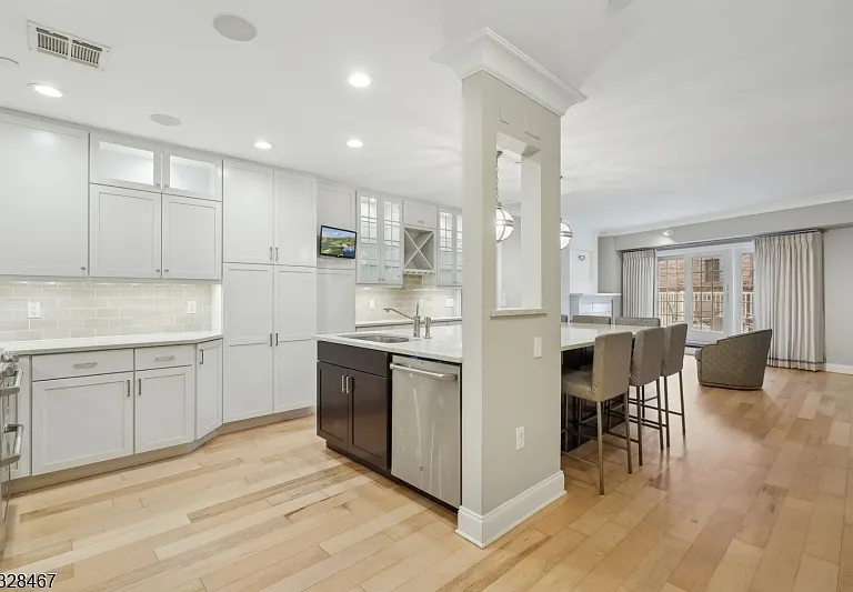 48 S Park St #215 — Photo 12