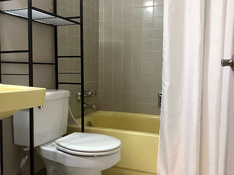 Bayview Apartments — Photo 35