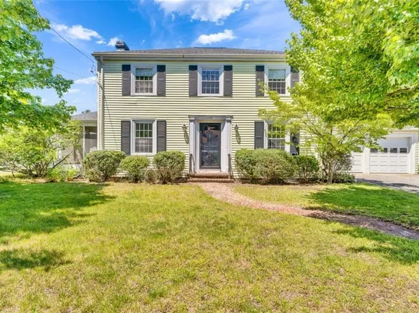 172 Hoyt Ave, Rumford, RI 02916