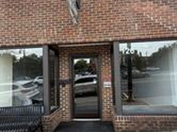 126 E Main St