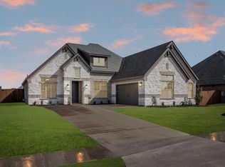 907 Meadow View Dr, Cleburne, TX 76033