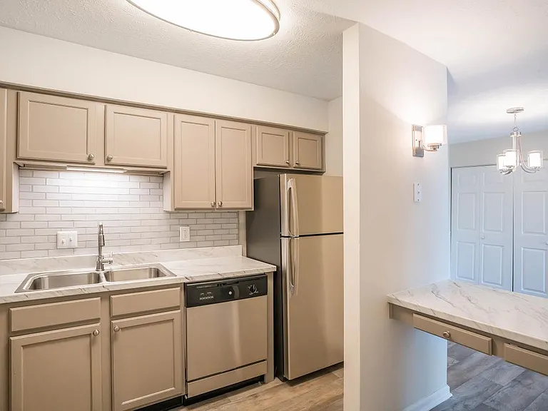 Chase Cove Apartments — Photo 109