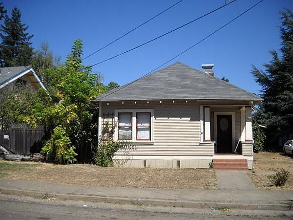 2nd image of 312 W Stephenson St